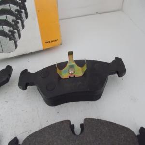 plaquettes de frein avant serie 3 5 6 e30 e24 e28 FDB256 607046 598104 BA2188