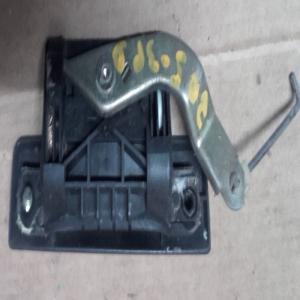 poignée de porte extérieure avant droit passager  Peugeot 205