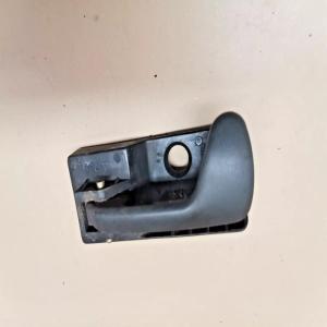 POIGNEE DE PORTE INTERIEUR AVANT OU ARRIERE GAUCHE FIAT PUNTO 1