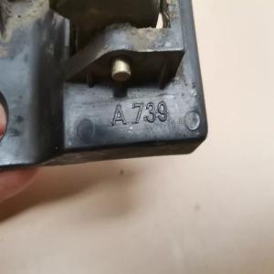 POIGNEE DE PORTE INTERIEUR AVANT OU ARRIERE GAUCHE FIAT PUNTO 1