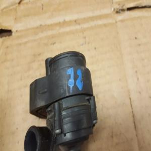 Pompe circulation d'eau mercedes cdi w211 w251 w164 ml 420 w169 a180 a2118350028