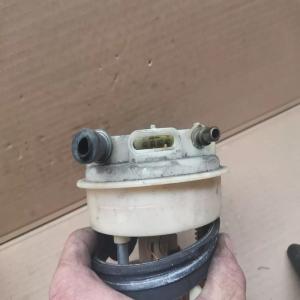 POMPE FLOTTEUR JAUGE DE NIVEAU CARBURANT  VOLVO S40 V40