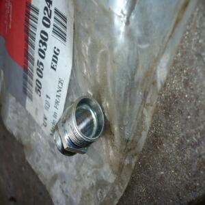 raccord essence et hydraulique  renault truc 50 05 030 024