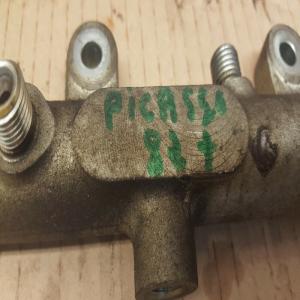 Rampe d'injection Common Rail Citroen xsara picasso Peugeot 306 406 206 2.0 HDi