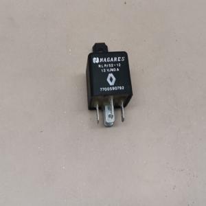 RELAIS 12V 40A   RENAULT 19 R19 R21 REF 7700590792
