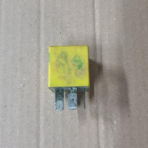 Relais 12v 40a  Renault 7700844253 g.cartier 03532