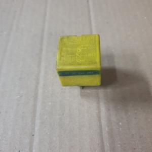 Relais 12v 40a  Renault 7700844253 g.cartier 03532