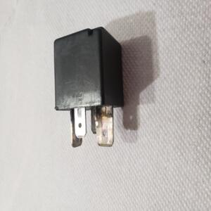 relais Bitron 12V 50A fiat Lancia alfa Romeo B047 REF 46520419