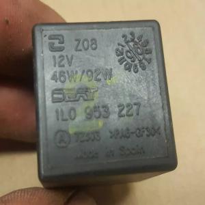 Relais clignotant  21 pour VW Audi Seat 1L0953227A 46W/92W
