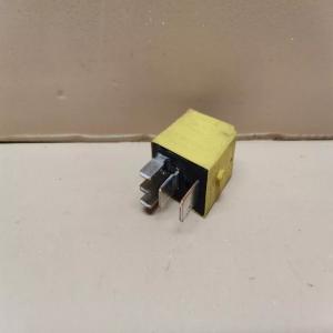 RELAIS JAUNE 5-Pin Hella Mercedes W168 W203 W211 W218 REF 0025421219  *