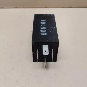 RELAIS NOIR 382 AUDI A3 A4 VOLKSWAGEN GOLF 4 PINS REF 4D0907131  *