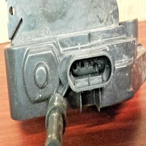 RENAULT MEGANE 2 GACHE SERRURE DE PORTE AVANT DROIT FICHE 4 PINS