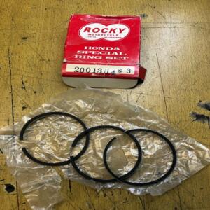 rocky motorcycle Honda size 3 cote O/S Piston Ring Set C200 CA200 CT200 2001364