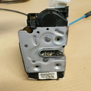 Serrure de porte Arriere Droite Mercedes classe C CLS W204 W212 ref  A2047301435