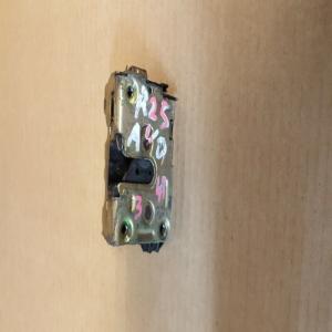 serrure gache avant droit passager renault 25 r25