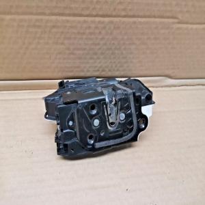 Serrure gache porte avant droite passager Volkswagen Scirocco ref  5N1837016C