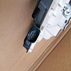 Serrure gache porte avant droite passager Volkswagen Scirocco ref  5N1837016C