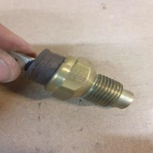 Sonde  température  liquide de refroidissement FIAT 122 degrés ref 269031