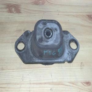 Support moteur boite Renault CLIO 3 MEGANE 2 MODUS SCENIC 2 DCI REF 8200352861