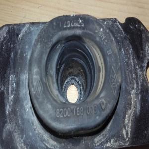 Support moteur boite Renault CLIO 3 MEGANE 2 MODUS SCENIC 2 DCI REF 8200352861