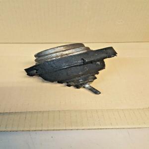 SUPPORT MOTEUR DROIT  BMW E83 X3