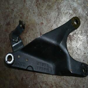 support moteur gauche haut  suzuki gsxr 750  w sp 1992-1995 41971-17E60