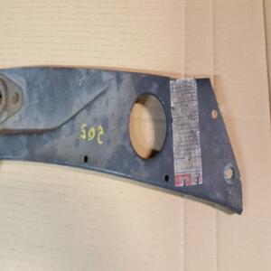 Traverse  avec fermeture capot PEUGEOT 205  049212994  7106 87 710658
