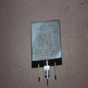 VOLKSWAGEN GOLF 3 AUDI TT RELAIS 53 ANTIBROUILLARD REF 141951253B
