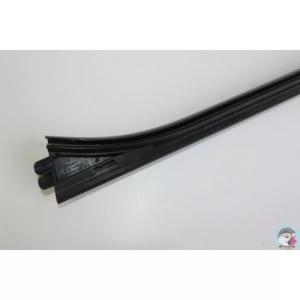 VOLKSWAGEN POLO 6N3/N4837472 N°22 lèche vitre avant droite d'occasion
