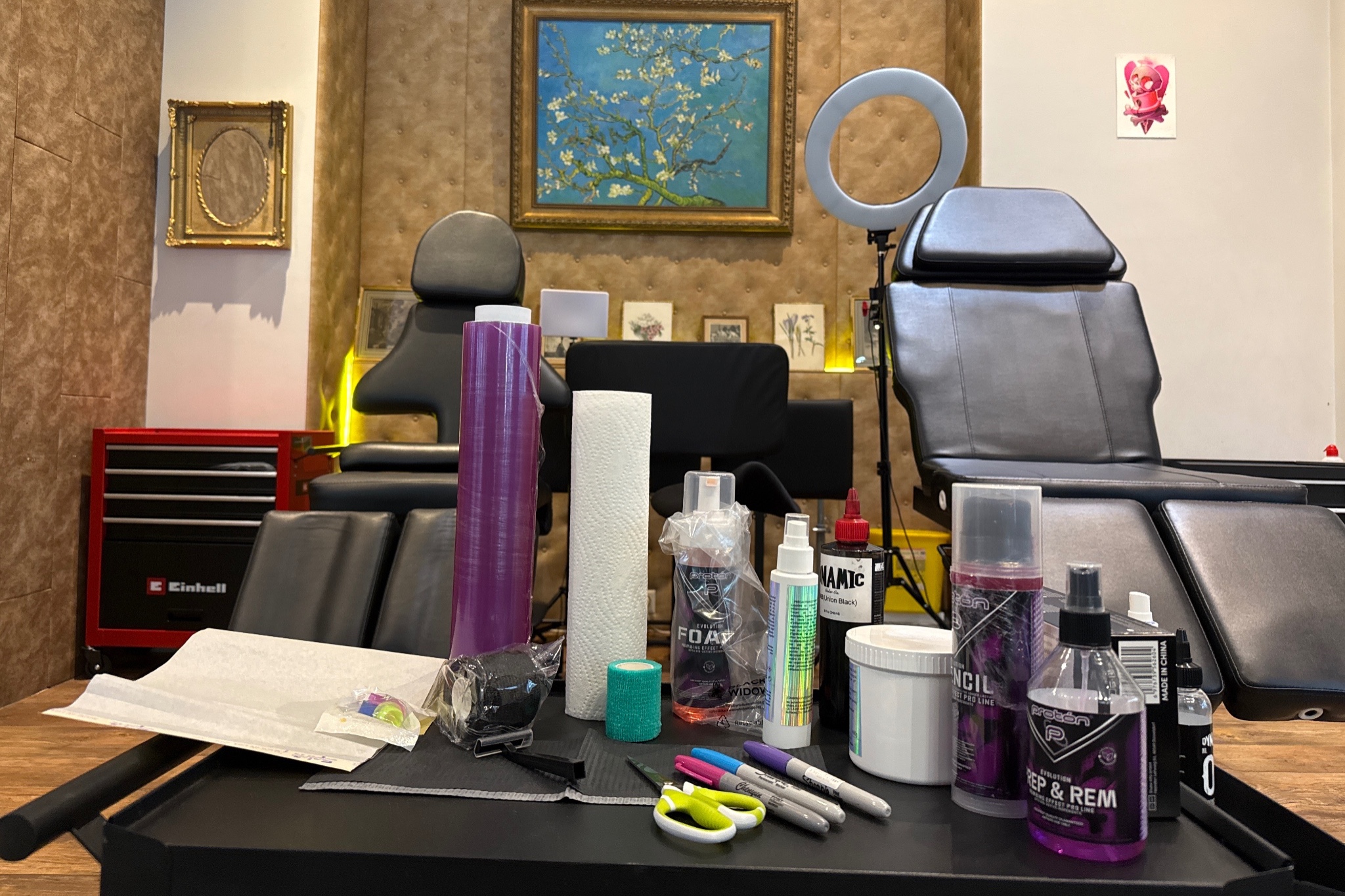 Poste professionnel — Tattoo / Piercing — photo 3
