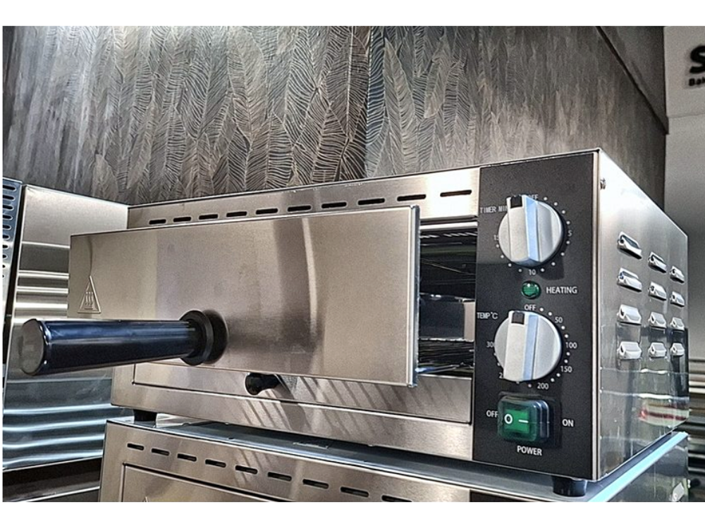 Four à pizza compact