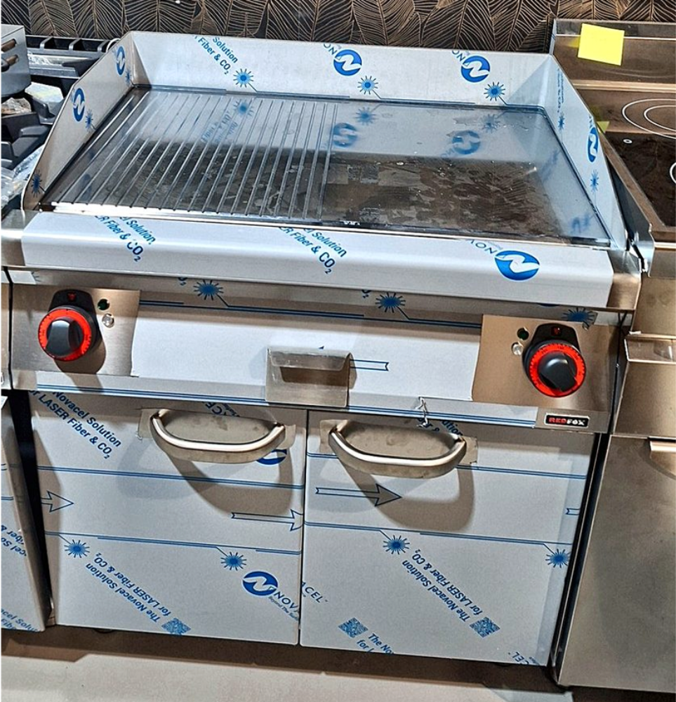 Plaque de cuisson 80 x 51 sur soubassement