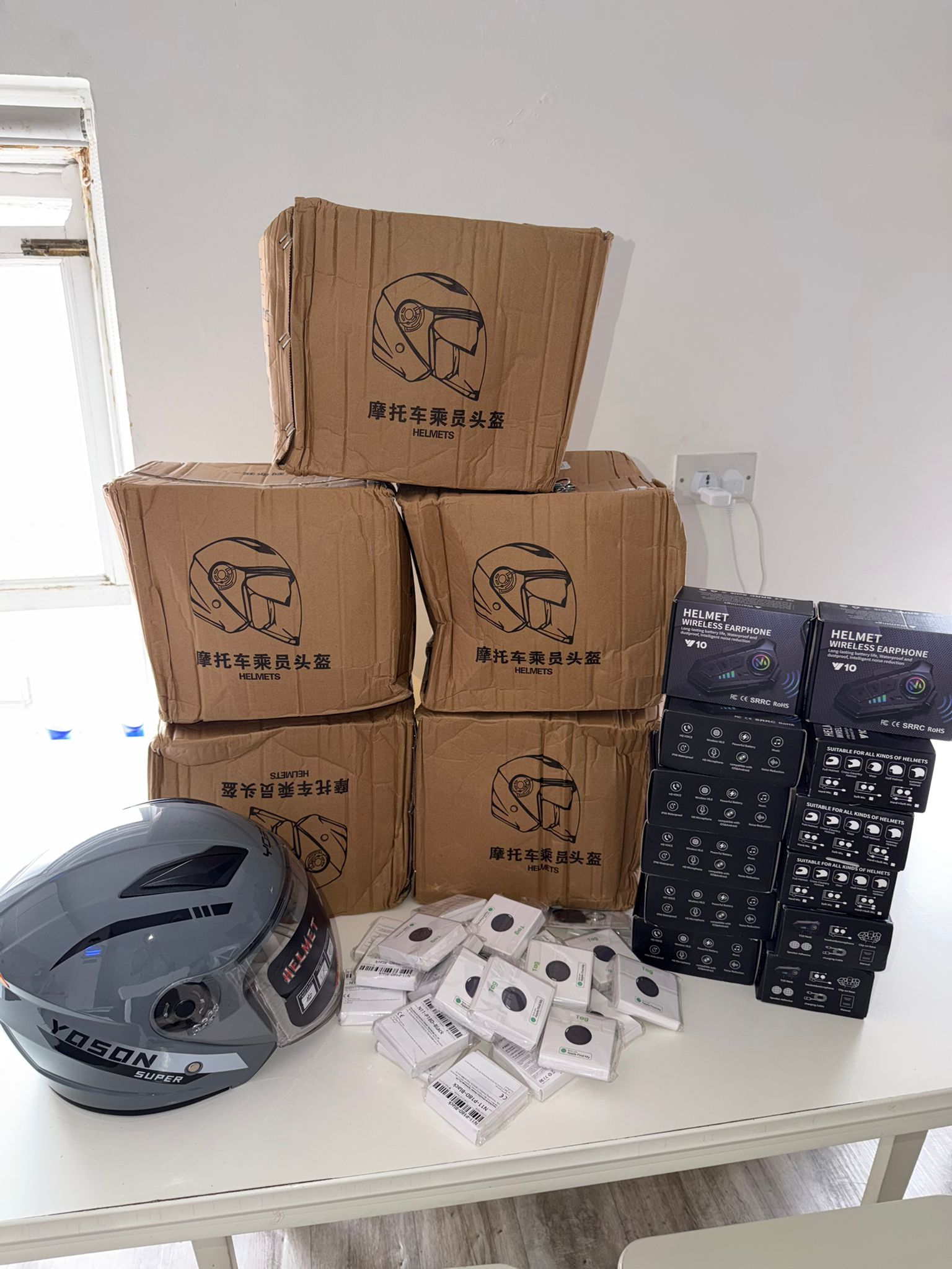 Capacete + Intercomunicador e Airtag + Chaveiro