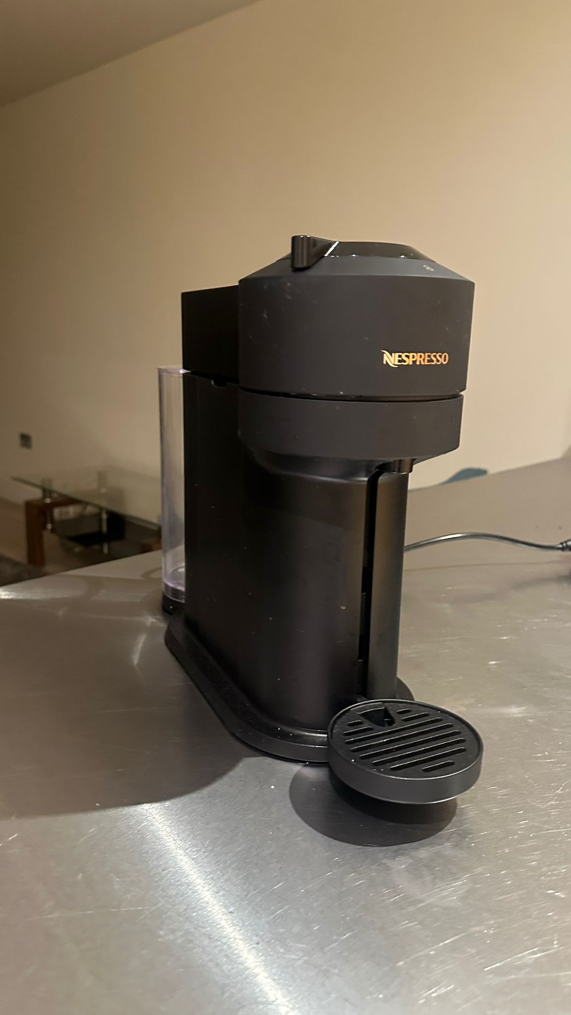 Máquina de café Nespresso Vertuo Pop preta