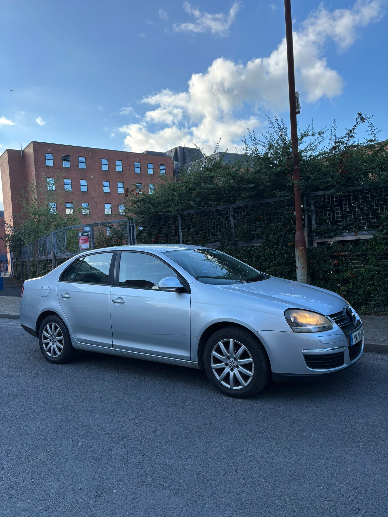 Volkswagen Jetta 1.6 Automático