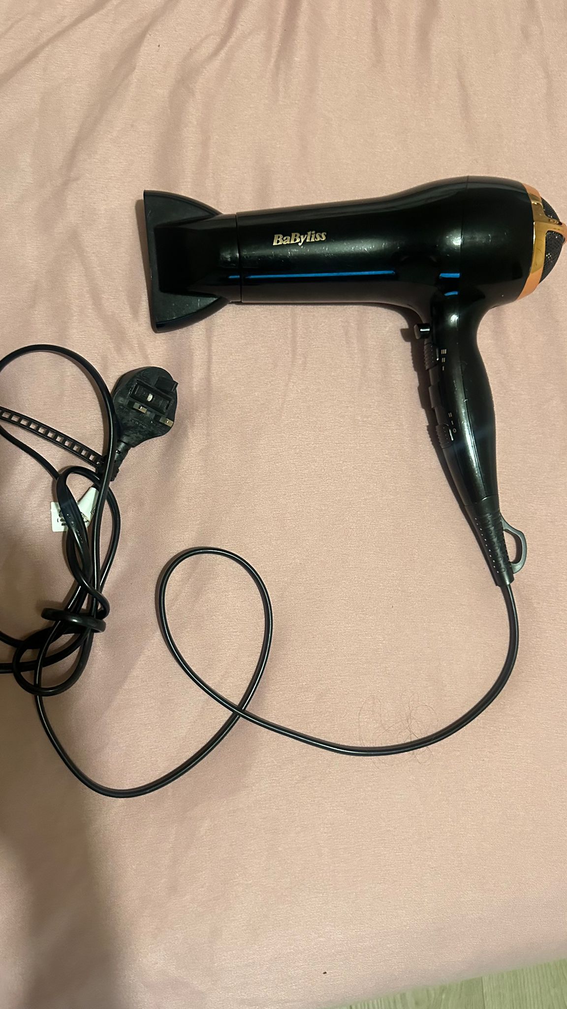 Secador de cabelo BaByliss com bico concentrador