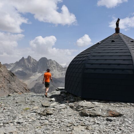 Lac d’Apsoi, bivacco Bonelli et Tête de Villadel – 2727m