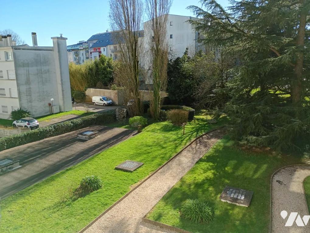 Vente Appartement - 4 pièce(s) - 100.98 m²0