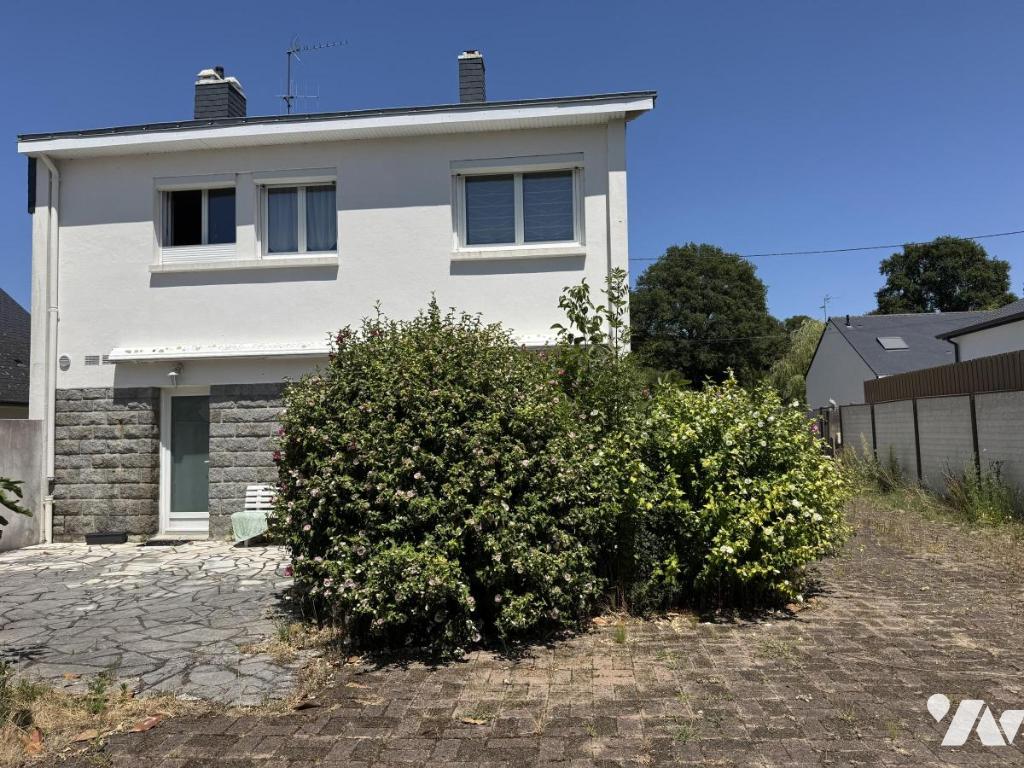 Vente Maison – 6 pièce(s) – ST ETIENNE DE MONTLUC (44)