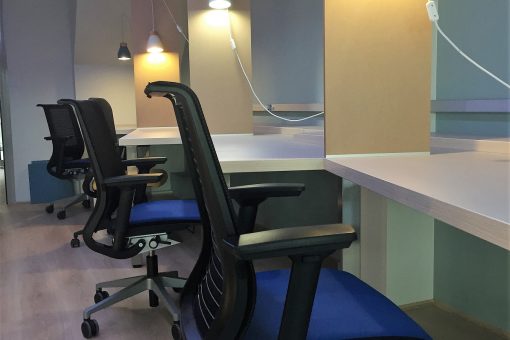 Coworking en face de la piscine à Lyon - Ambiance de travail