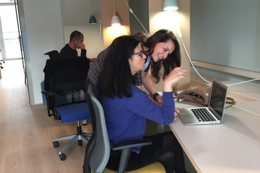 Coworking en face de la piscine à Lyon - Ambiance de travail