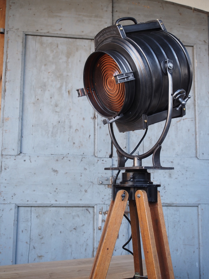 projecteur cinema MCALISTER des studios Hollywood Californie pied bois – Image 2