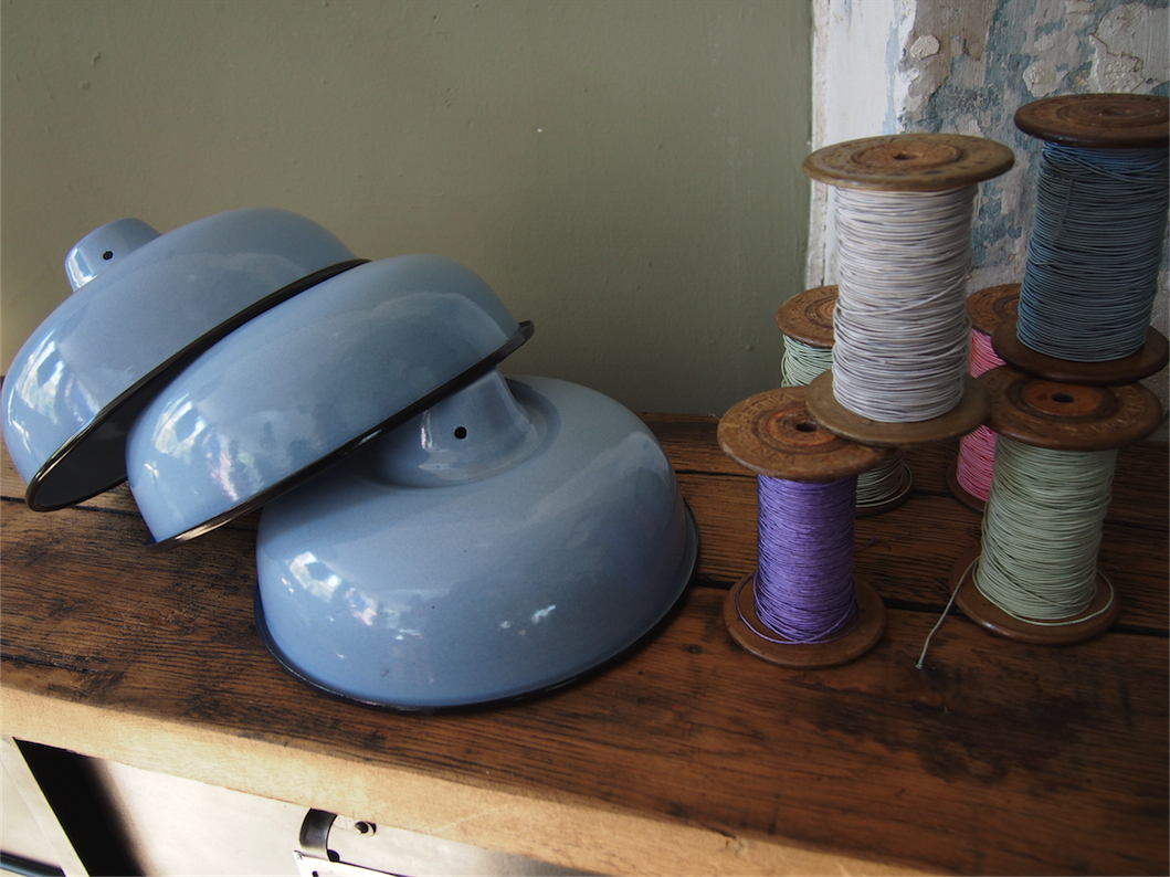 abat jour emaille lampe industrielle bleu ciel – Image 15