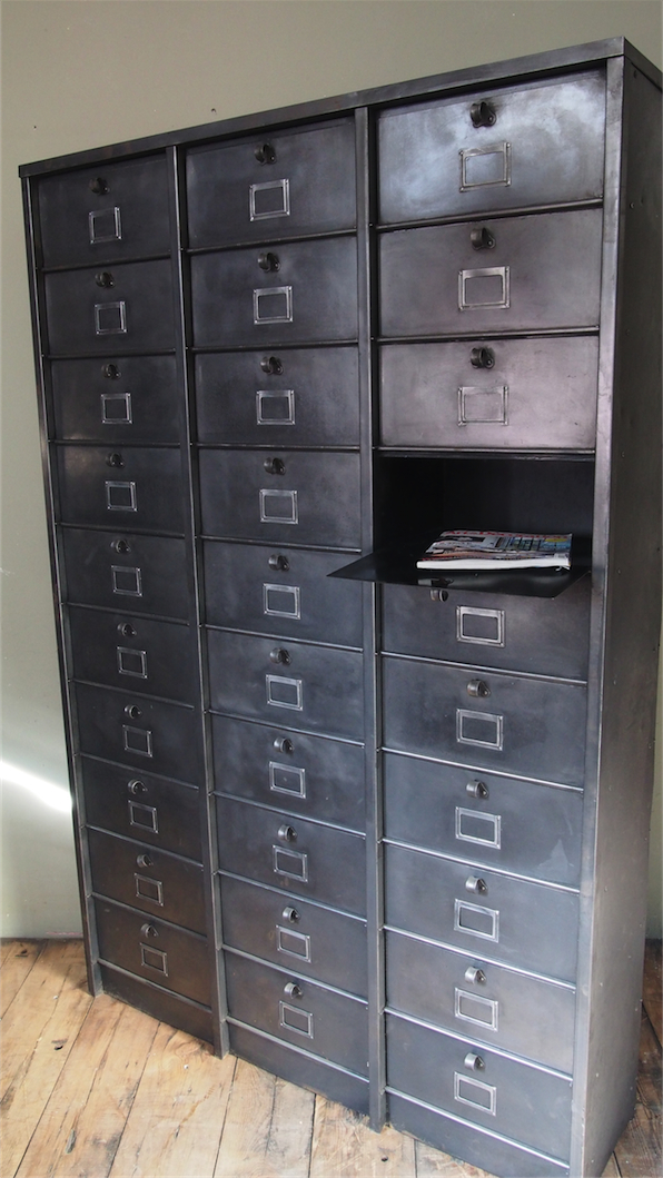 ancien grand meuble 30 casiers industriel a clapet strafor 1950 – Image 11