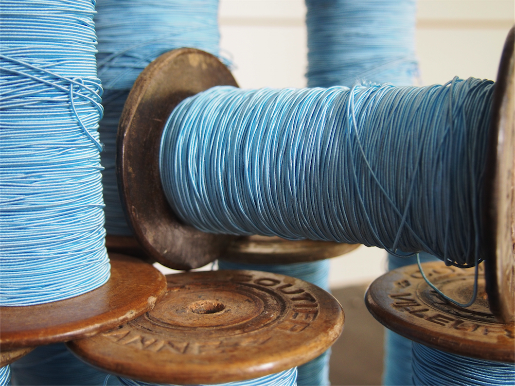 1 ancienne bobine bois COUTIER couleur bleu clair – Image 8