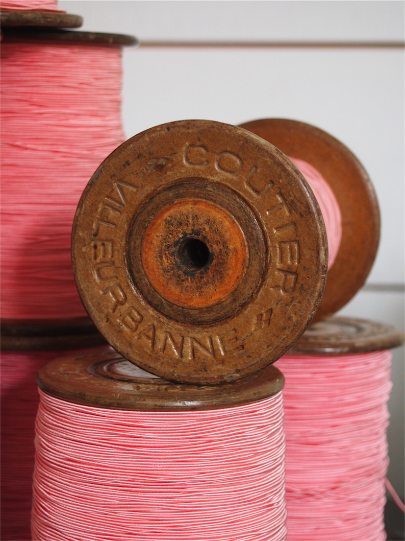 1 ancienne bobine bois COUTIER couleur bleu clair – Image 3