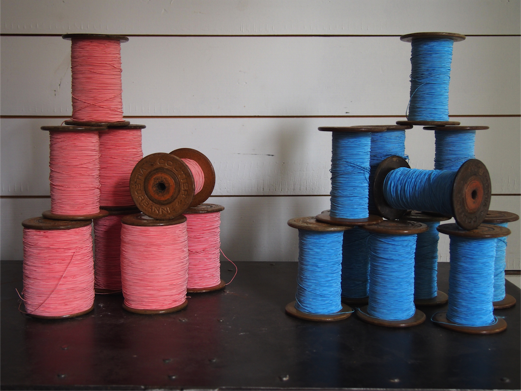 1 ancienne bobine bois COUTIER couleur bleu clair – Image 7