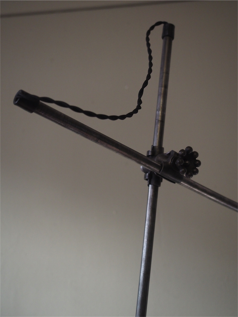 Rare Lampe applique O.C. White Industrielle opaline blanche la lampe de reference a new york dans les loft – Image 6