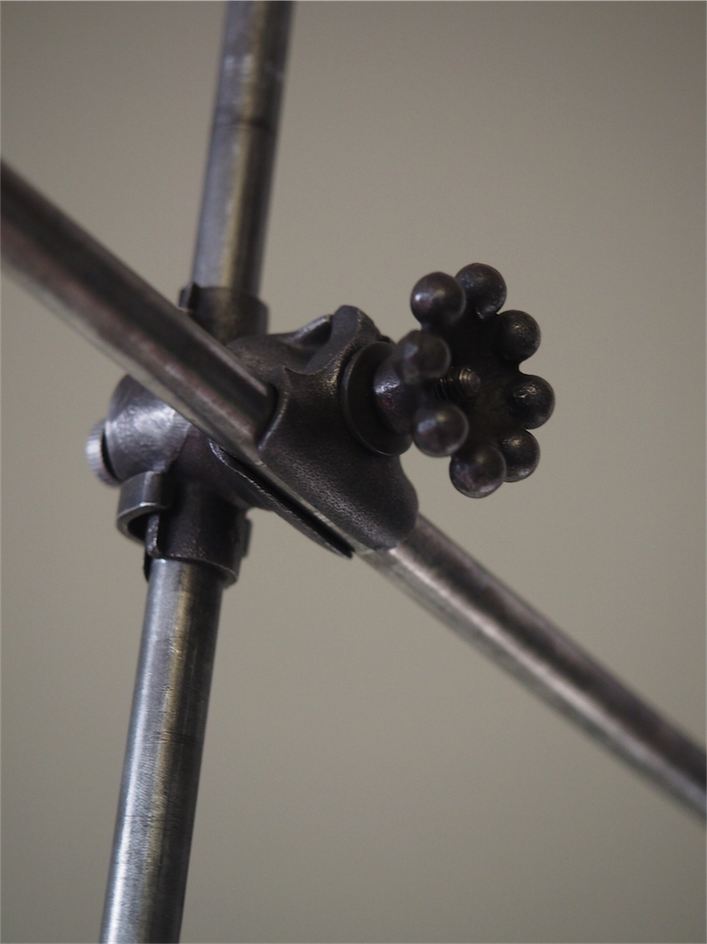 Rare Lampe applique O.C. White Industrielle opaline blanche la lampe de reference a new york dans les loft – Image 7