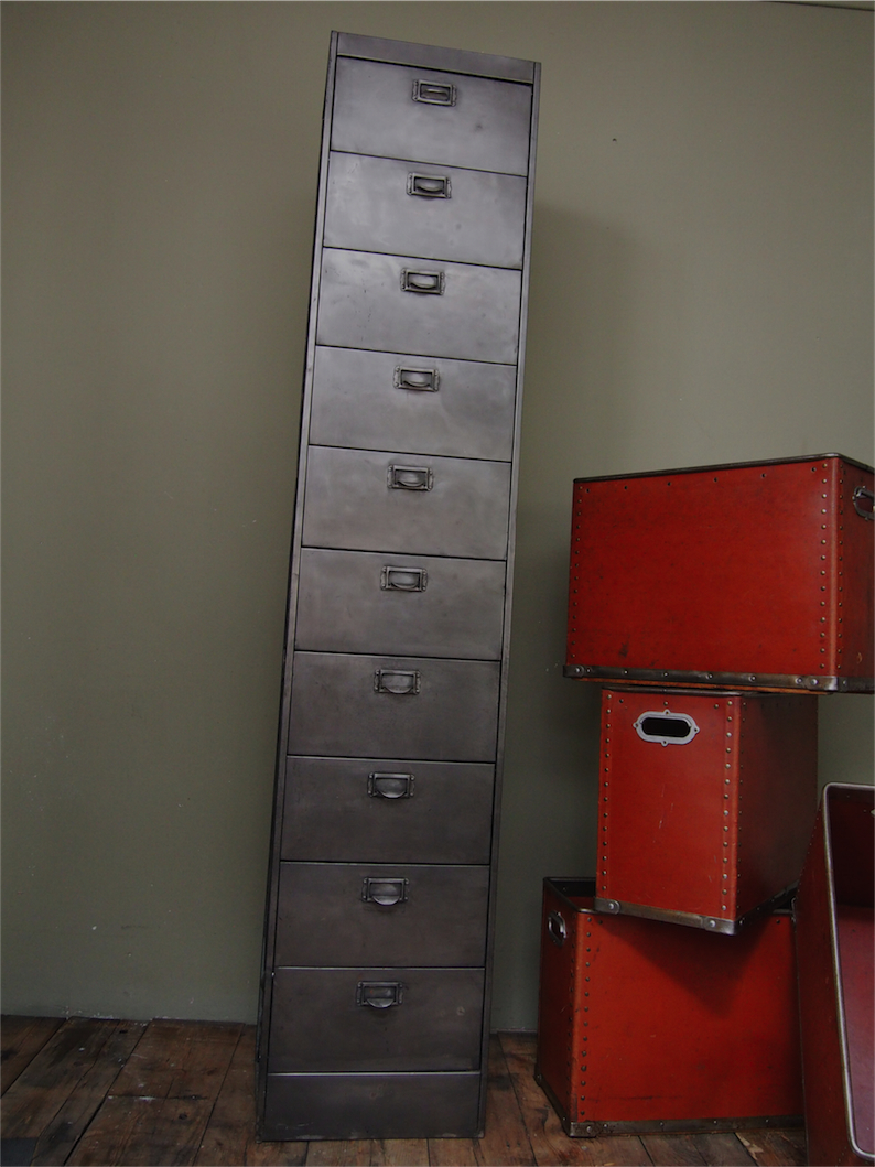 ancien grand meuble 10 casiers industriel a clapet – Image 2